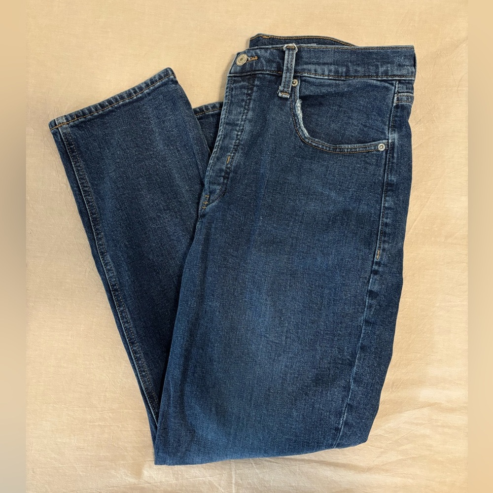 Old Navy Extra High Rise Sky Hi Straight Jeans